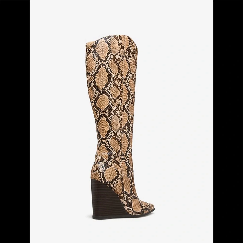 NWT Shoe Dazzle Snakeskin Faux Leather Wedge Boots - Picture 12 of 12